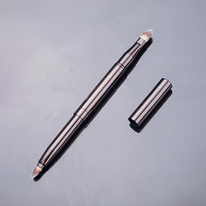 Pincel de Labios de Doble Punta, 10 mm, Pelo Sintético, Mango Metálico, Pincel de Maquillaje Portátil para Aplicación de Lápiz Labial - Product Image 4