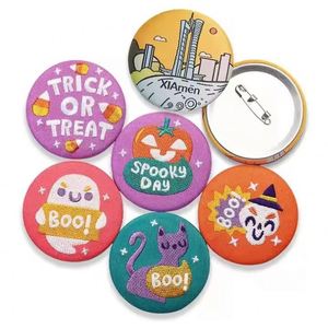 Timbres brodés personnalisés en gros, motifs dessins animés, en fer blanc, cadeaux pour fêtes universitaires - Product Image 1