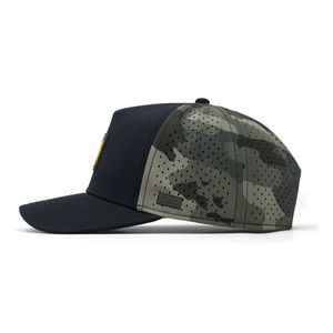 Casquette de baseball imprimée camouflage bicolore du fabricant <span class=keywords><strong>ML</strong></span> avec trous découpés au laser et logo d'étiquette adhésive personnalisé - Product Image 4