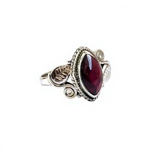 Fabuloso anillo de piedras preciosas de granate rojo Marques personalizado 6x12 para mujer Plata clásica de Ley 925 calidad de exportación - Product Image 1