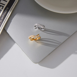 Bague en acier inoxydable avec diamants blancs, design croix, bijoux de fiançailles pour femmes - Product Image 2