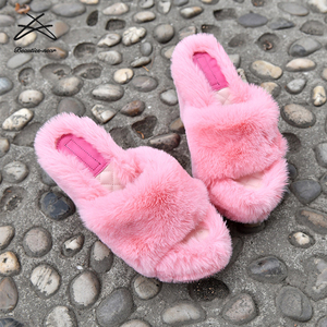Taglie forti da <span class=keywords><strong>donna</strong></span> inverno all'ingrosso ciabatte in pelliccia sintetica scarpe morbide comode ciabatte con <span class=keywords><strong>zeppa</strong></span> da <span class=keywords><strong>donna</strong></span> - Product Image 6