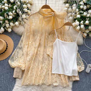 Top in Pizzo Trasparente <span class=keywords><strong>con</strong></span> Maniche a Lanterna e Allacciatura a <span class=keywords><strong>Fiocco</strong></span>, <span class=keywords><strong>con</strong></span> Canotta Halter Abbinata, Elegante per Donne e Signore - Product Image 5