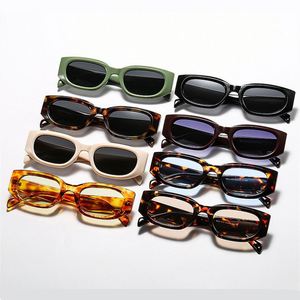 Gafas de Sol Retro 2025 con Logotipo Personalizado, Montura Pequeña Cuadrada, Lentes Verdes Estilo Ojo de Gato, Protección UV400 para Hombre y Mujer - Product Image 4