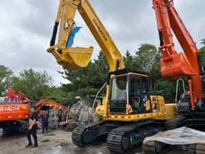 Excavatrice sur chenilles Komatsu PC160 8 d'occasion, d'origine japonaise, 16 tonnes, hydraulique, pour travaux de construction - Product Image 3