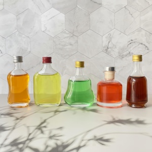 Großhandel 50ml <span class=keywords><strong>Mini</strong></span> Wodka Whiskey Brandy Leere Probenglasflasche Wein-Dekanter Spirituosen-Glasflasche - Product Image 6