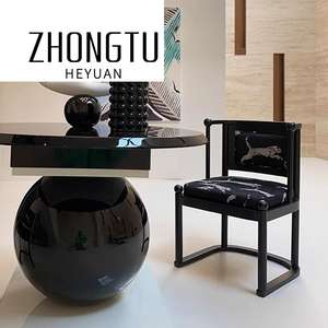 เฟอร์นิเจอร์ห้องนั่งเล่นสไตล์โมเดิร์นเรโทรแบบฝรั่งเศส สีดำหรูหรา เก้าอี้ทานอาหารลายเสือดาวสำหรับห้องโถงโรงแรม ทำจากไม้เนื้อแข็ง - Product Image 4