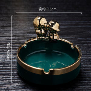 Cendrier de luxe doré style nordique, design créatif et tendance, pour la décoration de la maison et du salon, anti-éclaboussures de cendres - Product Image 3