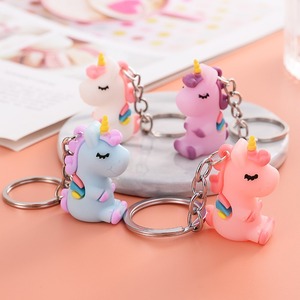 Süße bunte Gummi PVC Einhorn Pferd Schlüssel bund Zubehör Frauen Schmuck Einhorn Schlüssel anhänger Auto tasche Anhänger Charme Hochzeit Dekor - Product Image 1