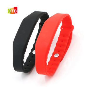 맞춤형 SW19 지불 <span class=keywords><strong>NFC</strong></span> 팔찌 재사용 가능한 스마트 티켓 팔찌 uhf <span class=keywords><strong>rfid</strong></span> 실리콘 팔찌 - Product Image 1
