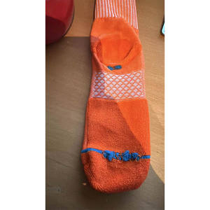 Chaussettes de sport en coton antidérapantes pour hommes et femmes avec logo personnalisé Chaussettes pour hommes par fabricant - Product Image 5