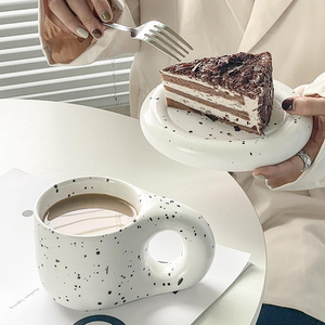 新しいスタイルのおしゃれで可愛いぽっちゃりセラミックコーヒーカップ、カスタムロゴ入り、高品質セラミックカップ＆ソーサーセット、ギフトに最適 - Product Image 3