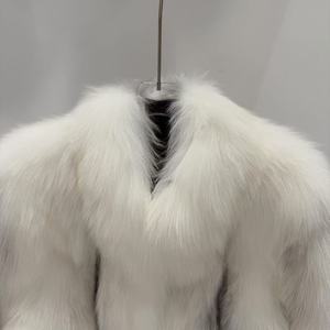 Giacca da <span class=keywords><strong>Donna</strong></span> di Lusso Bianca e <span class=keywords><strong>Nera</strong></span>, Cappotto Corto in <span class=keywords><strong>Pelliccia</strong></span> di Volpe Sintetica, Best Seller - Product Image 4