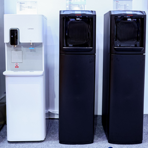 LONSID Tuyauterie directe multifonctionnelle alimentée par le réseau Générateur d'<span class=keywords><strong>eau</strong></span> <span class=keywords><strong>alcaline</strong></span> sur pied RO UF pour hôtel domestique - Product Image 1