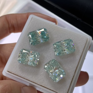 Pierre de moissanite bleue taille radiant 9x11mm, pierre non montée - Product Image 2