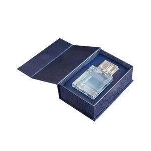 Boîte <span class=keywords><strong>de</strong></span> parfum magnétique rigide stratifiée mate personnalisée Boîte <span class=keywords><strong>de</strong></span> papier à couvercle rabattable Boîte d'emballage <span class=keywords><strong>de</strong></span> papier kraft pour huiles essentielles avec couvercle - Product Image 5