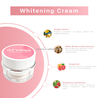 Crème éclaircissante anti-radicaux libres OTVENA, végane, prévient la formation de taches sombres, maintient une peau éclatante et claire, tous types de peau, utilisation de jour, faible concentration.