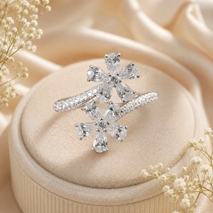 Anello regolabile vintage a forma di goccia con fiore, regalo per donna per l'uso quotidiano o per feste - Product Image 1