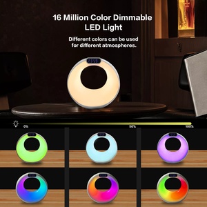 Smart <span class=keywords><strong>Mini</strong></span> <span class=keywords><strong>4</strong></span>-in-1 QC3.0 Drahtloser Lautsprecher RGB LED Digitaluhr Nachtlichter Telefon tisch Nachttisch lampe Wechselstrom betriebener Kunststoffs chrank - Product Image 6
