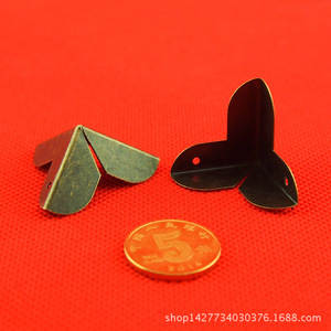 ตัวป้องกันมุม 23 มม. เหล็กคาร์บอนสไตล์โบราณ สำหรับตู้ไวน์และเฟอร์นิเจอร์ - Product Image 2