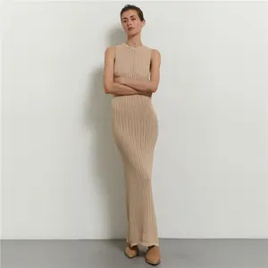 Nhà Máy OEM Tùy Chỉnh Mới Mùa Xuân Mùa Hè Sexy Thanh Lịch Hollow Bãi Biển Kỳ Nghỉ Dệt Kim Maxi Dress Đối Với Phụ Nữ