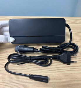 Pengisi Daya Cepat Yamaha 42V 4A dengan Konektor Colokan EU US AU UK untuk Sepeda Listrik - Product Image 2