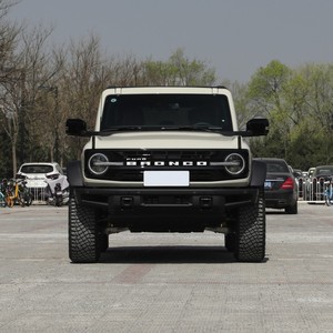 SUV 4x4 a Benzina Fote Bronco, 5 Posti, Veicolo Fuoristrada, Auto Passeggeri Molto Richiesta - Product Image 1