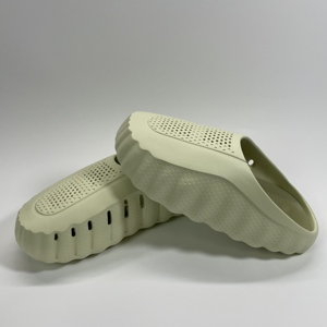 NUEVAS Sandalias Deportivas Profesionales de Diseño 2026, con Punta Cerrada, para Entrenamiento, Pre-Partido, Competencia y Ejercicio Atlético - Product Image 1