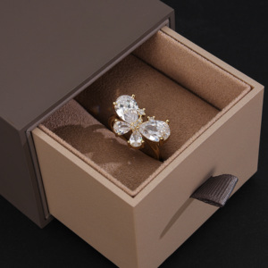 Anillo de Mariposa Chapado en Oro con Circonita |   Joyería de Mariposa con Circonita Cúbica Brillante para Mujer |   Delicado regalo para citas y uso diario - Product Image 4