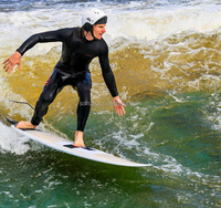 Simulateur de surf en eau profonde Surfstage SF258 pour lacs extérieurs, avec plateforme flottante en fibre de verre et en acier pour les riders expérimentés
