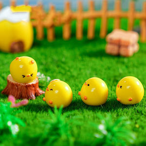 Miniatura de paisaje, pollito de cáscara de huevo simple y lindo, resina pintada a mano, decoración DIY, mini adorno de resina para escritorio - Product Image 2