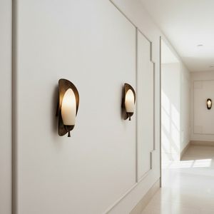 Lámpara de pared de metal bronce con pantalla blanca, fuente de luz LED, montada en la pared para dormitorio, sala de estar, pasillo de hotel, iluminación de diseño. - Product Image 2