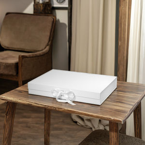 Высококачественные упаковочные коробки для магазина одежды, прочная бумага, с тиснением, роскошная Розничная торговля напрямую произведена нашей компанией - Product Image 6