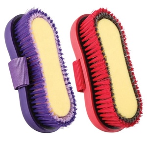 Horshi Factory Brosse de bain pour <span class=keywords><strong>chevaux</strong></span> et fournitures de toilettage Brosse éponge antidérapante à prise souple Violet/Rouge - Product Image 1