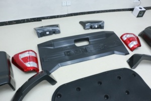 Kit carrosserie pour <span class=keywords><strong>FORD</strong></span> Ranger <span class=keywords><strong>Raptor</strong></span> 2012-2021 pour mise à niveau au style <span class=keywords><strong>F150</strong></span> <span class=keywords><strong>Raptor</strong></span> avec pare-chocs, calandre, phares LED, ailes T6 T7 T8 - Product Image 5