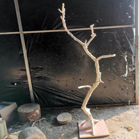 Petites branches d'arbre décoratives suspendues pour la décoration d'angle de la maison
