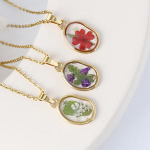 SongYi Gold Edelstahl Blume Trendy unregelmäßige Form getrocknet gepresst Design Anhänger Halskette - Product Image 2