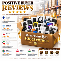 Assortiment de gadgets modernes, accessoires de jeu, bracelets connectés, commande d'essai disponible pour les magasins transfrontaliers, boîte mystère 100% téléphone