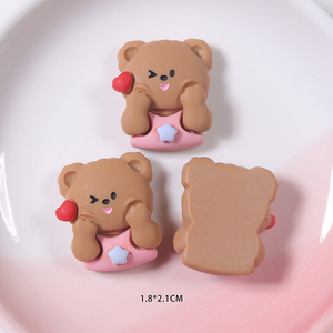 Accessoires en résine <span class=keywords><strong>Kawai</strong></span> Slime : Breloques et cabochons mignons en forme d'ours fraise à dos plat pour la décoration de coques de téléphone portable et le DIY - Product Image 3