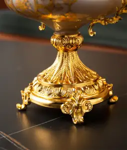 Assiettes de fruits de couleur multifonctions à prix d'usine avec bols de fruits en verre de luxe à pied haut pour la décoration de villa d'hôtel