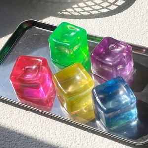 Vente en gros de jouets en forme de cristaux de glace arc-en-ciel, colorés, kawaii, mochi, squishy, anti-stress, remplisseurs de piñata, remplisseurs de sacs cadeaux pour enfants - Product Image 1