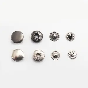 Fabricante al por mayor logotipo personalizado latón metal botón a presión para ropa