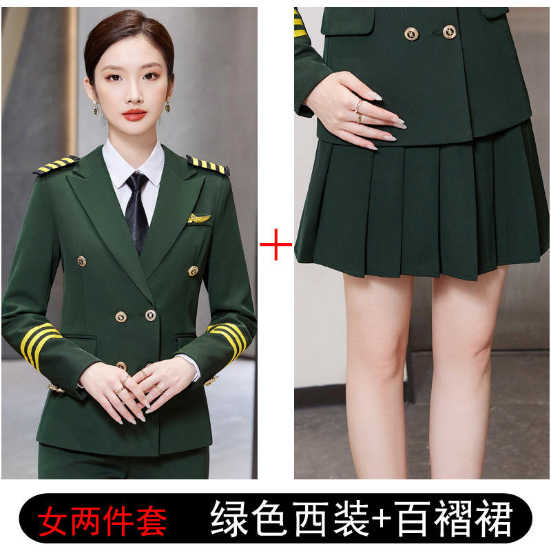 Veste verte (femme) + jupe plissée