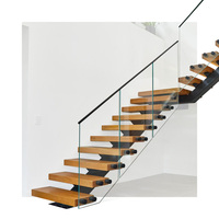 Escalier droit standard australien / nord-américain, escalier intérieur moderne, marches en bois, escaliers intérieurs