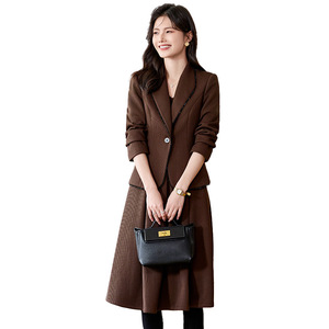 Women's Professional Blazer Solid Color Polyester Anti-Wrinkle Casual Suit Jacket for Mothers and Commuters - Product Image 5