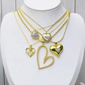 Collier pendentif Vierge Marie pour femme Colarmix, plaqué or 18 carats - Cadeau d'anniversaire tendance - Product Image 5