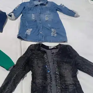 בשימוש בגדי אישה גברים ילדי בשימוש בגדי בייל בתפזורת יד שנייה חבילות של שני יד חולצת ג 'ינס בגדים משומשים