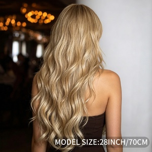Extensiones de Cabello de 30 Pulgadas con Reflejos Dorados, Puntas Ligeramente Rizadas, Lacias, con Flequillo, Resistentes a Altas Temperaturas, Estilo SM606 - Product Image 2