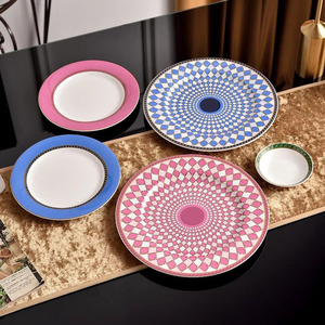 Service de vaisselle de luxe en porcelaine osseuse de style européen de 28 pièces ensemble d'assiettes en porcelaine céramique verte pour mariages restaurants nouvelle maison - Product Image 5