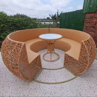 Ensemble de canapés en rotin plastique de style méditerranéen, chaises semi-circulaires personnalisées en corde - Multifonctionnel pour patios, salons extérieurs, terrasses